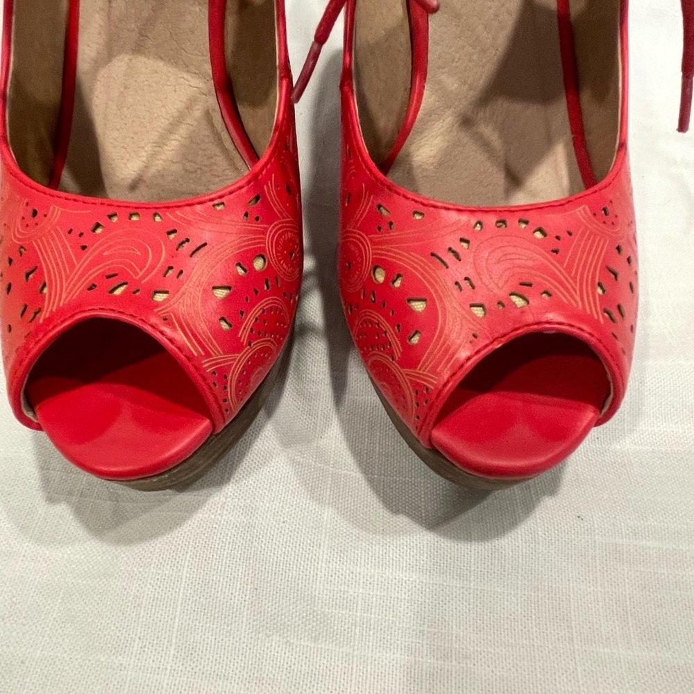 Red Restricted wedges size 8 - Picture 5 of 11